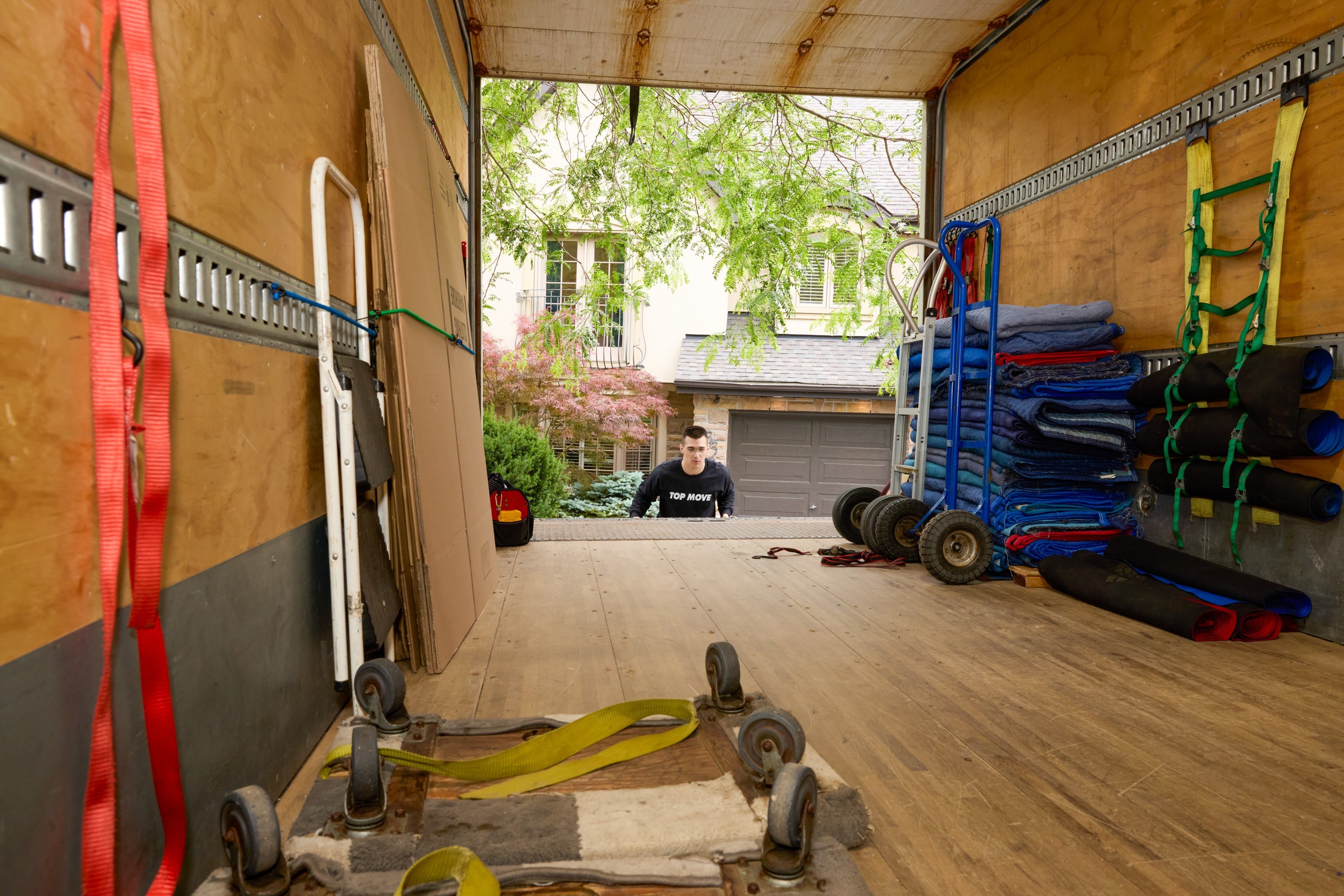 Technical equipment used by moving companies in Canada