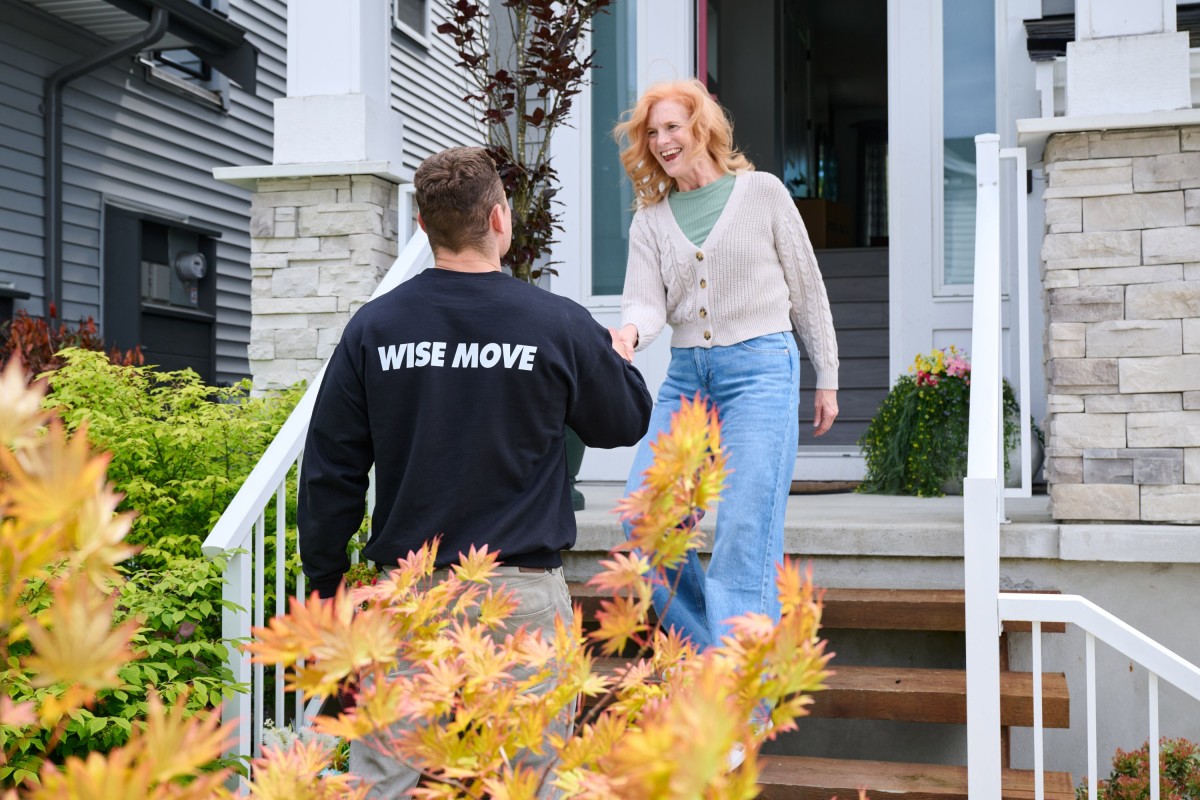 A practical guide for families to help seniors move comfortably in Canada