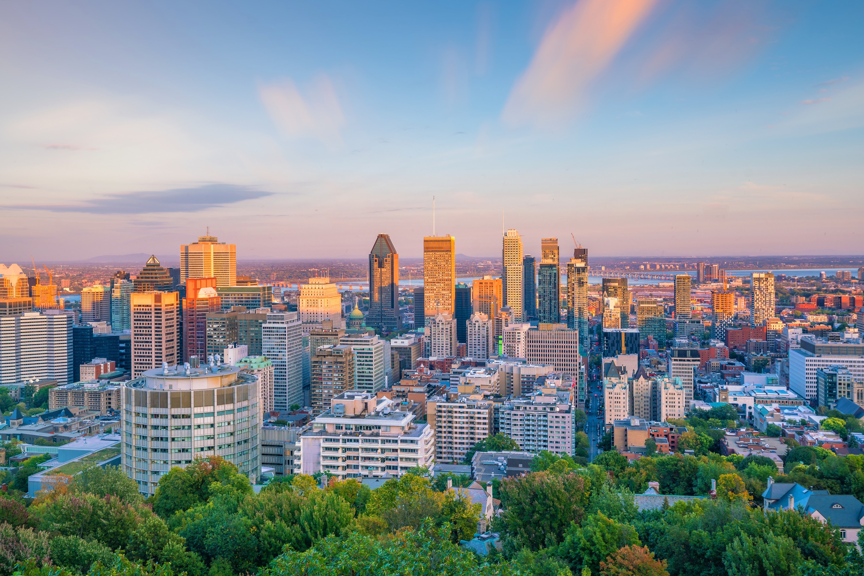 How much do you need to earn to live comfortably in Montreal? [2025]