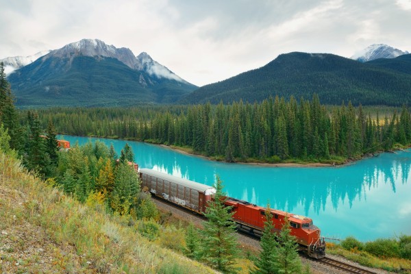 Choosing the Best Method for Shipping Goods in Canada: A Simplified Guide