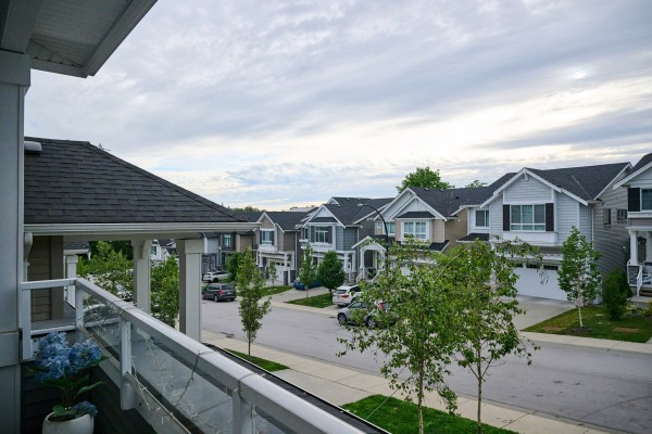 Should you rent or buy a home in Canada? Your guide to help you make the right move