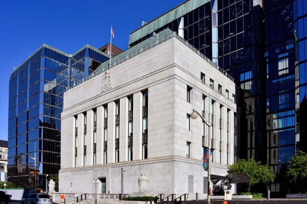 How to open a bank account in Canada: A newcomer’s guide