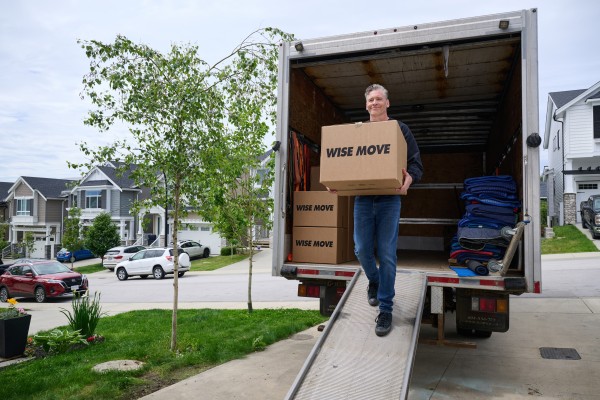 A complete guide to moving sustainably in Canada