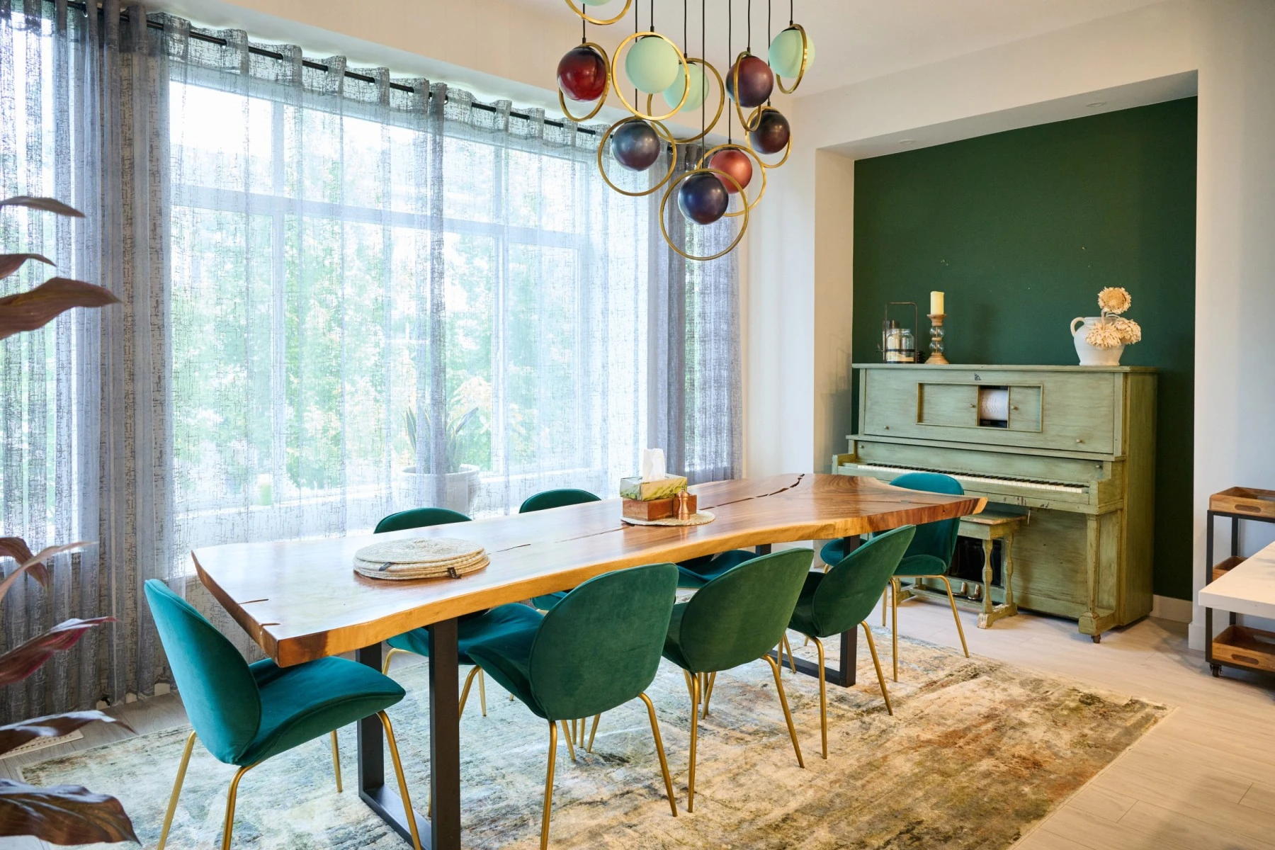 Guide to Dopamine Decor | How To Bring It Into Your New Home