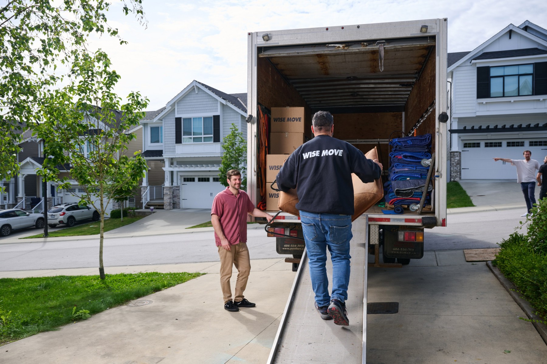 Vancouver moving team moving young professionals to new home in Vancouver