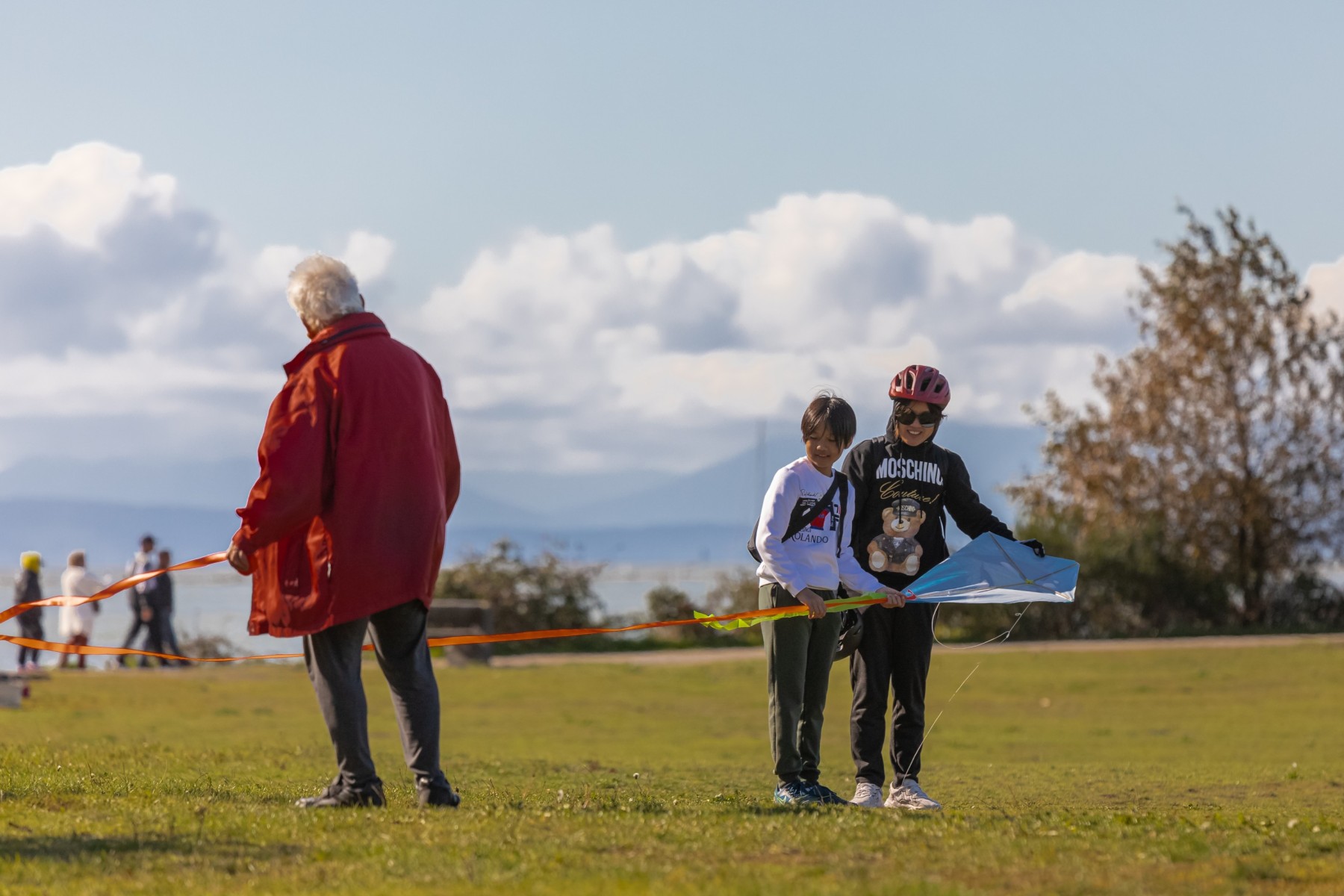 Support from family on moving day Canada