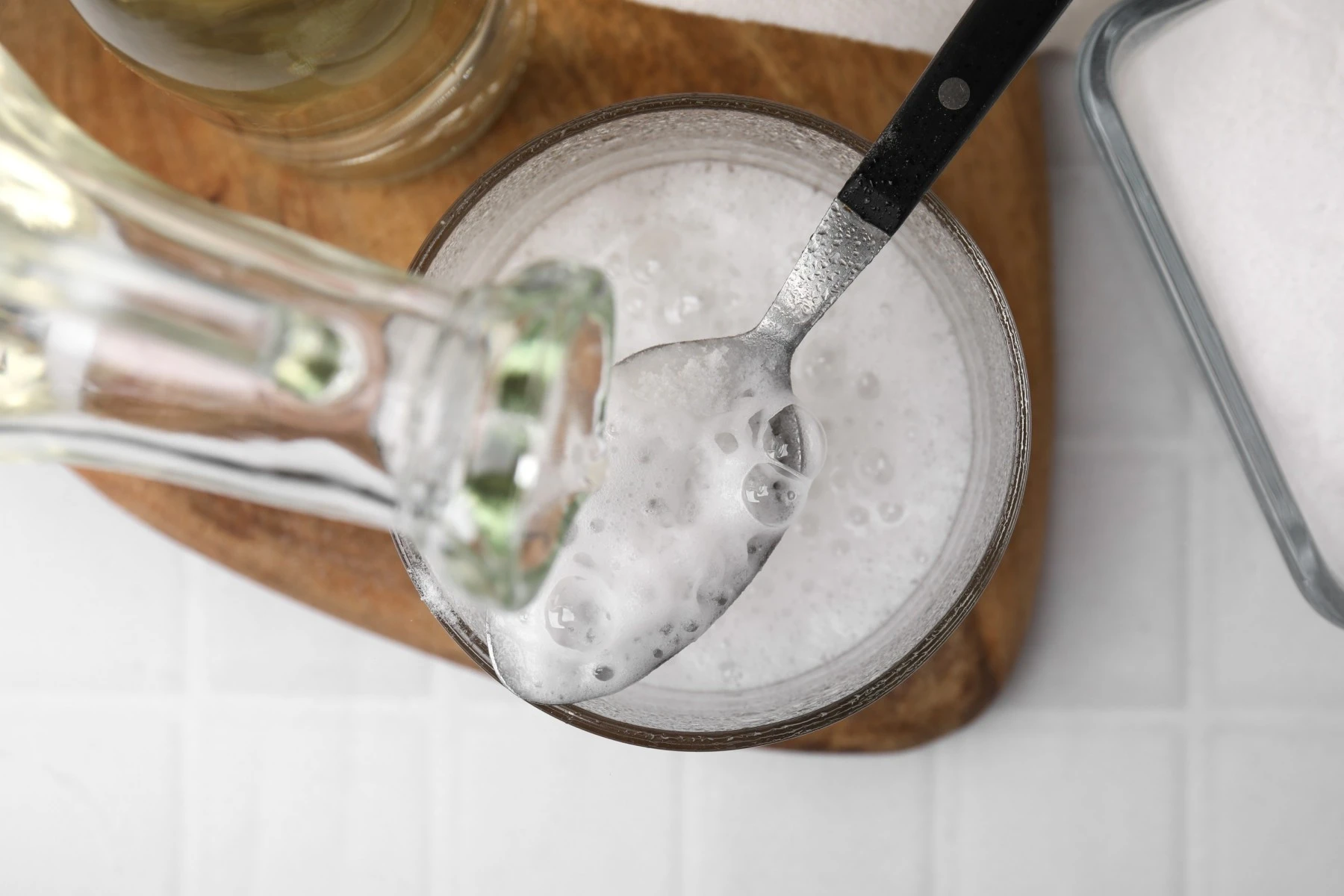 Make your own eco-friendly cleaning products Canada