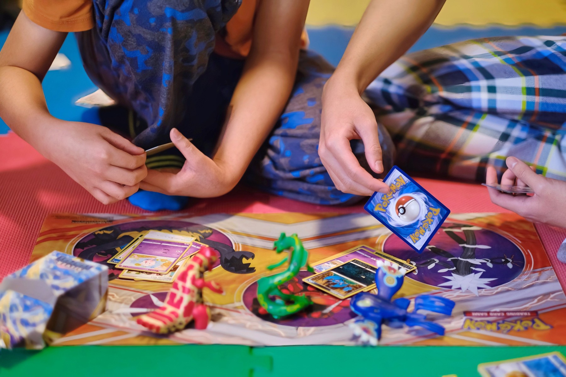 keeping kids entertained on moving day Canada